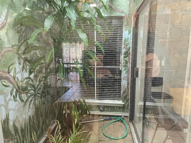 Building Photo - 2004 Cherbourg Dr