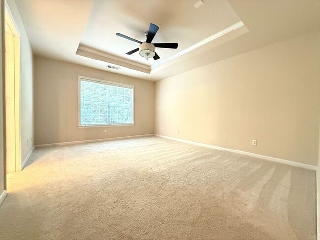 Building Photo - Sandy Springs 3 Bed-3.5 Bath Townhouse in Gated Cambridge, Hardwoods on Main!
