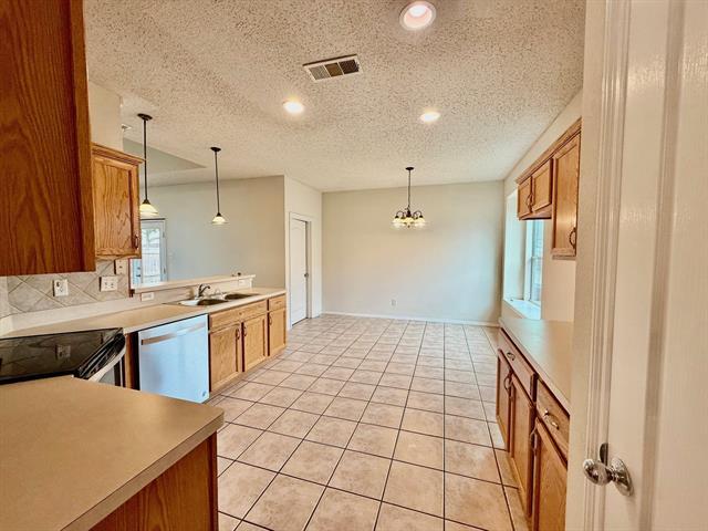 Building Photo - 3900 Braxton Ln