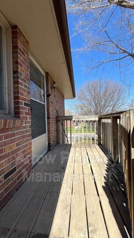 Building Photo - 1027 A St