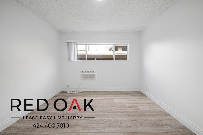 Building Photo - 2050 Rodney Dr