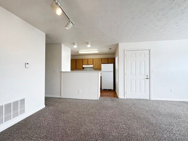Building Photo - Minutes from Adrian College************** Massive 2 Bedroom 2 Bath*****************Rent $1,150/month