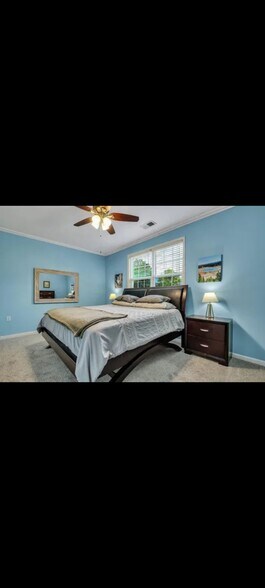 Master bedroom with new carpet - 1443 Cambridge Lakes Dr