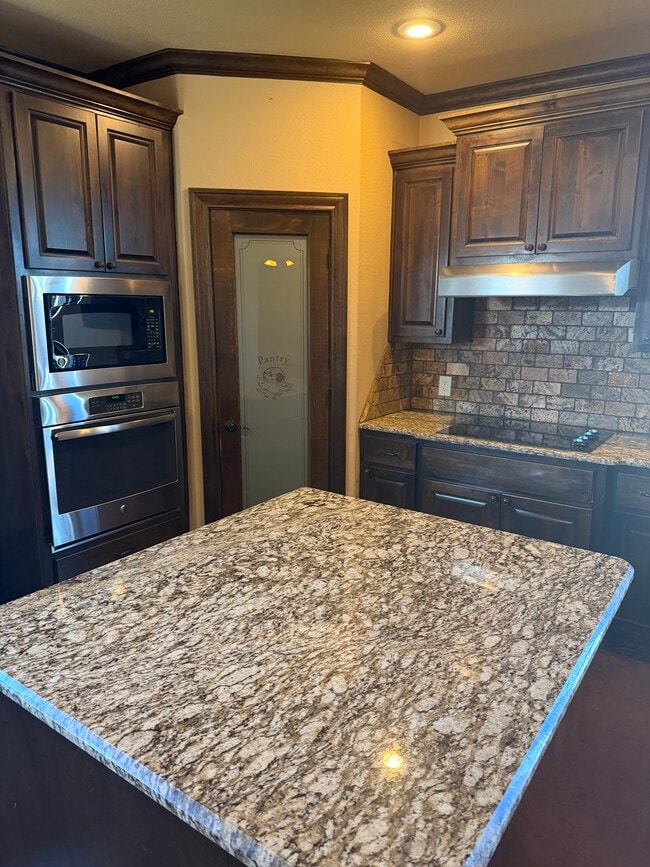 Building Photo - 182 Raymonds Wy