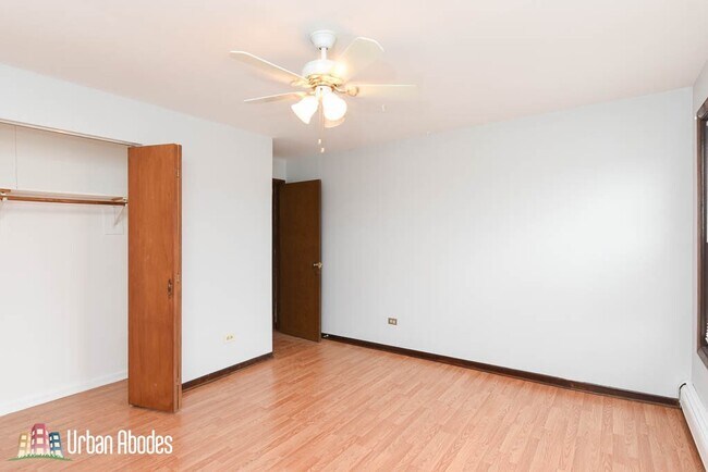 Building Photo - 3042 N Central Ave