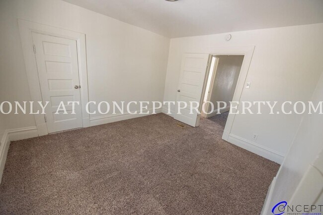 Building Photo - 5000 S Jones Ct