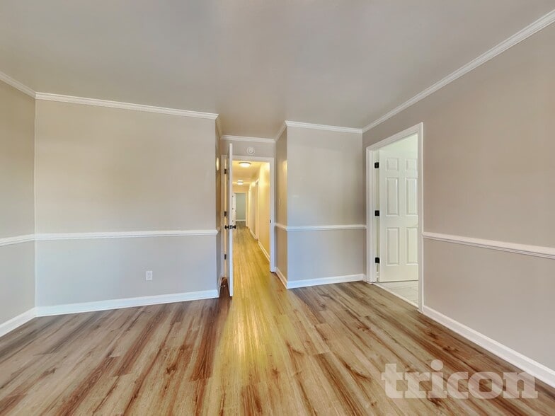 Building Photo - 4585 Hebbard Way