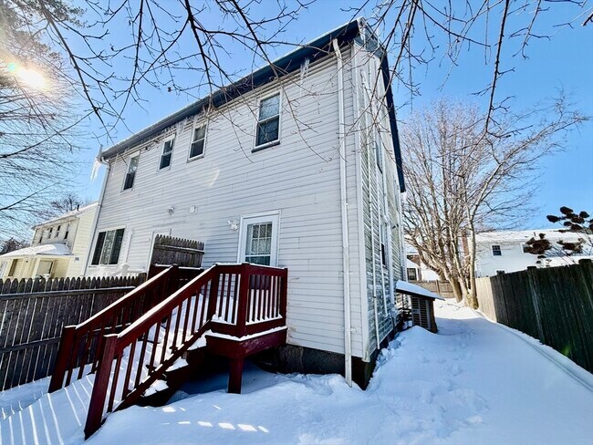 Building Photo - 12 Hall Pl