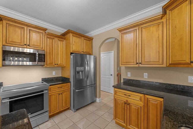 Building Photo - Pet Friendly in Sango!