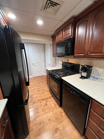 Building Photo - 103 Dresner Cir