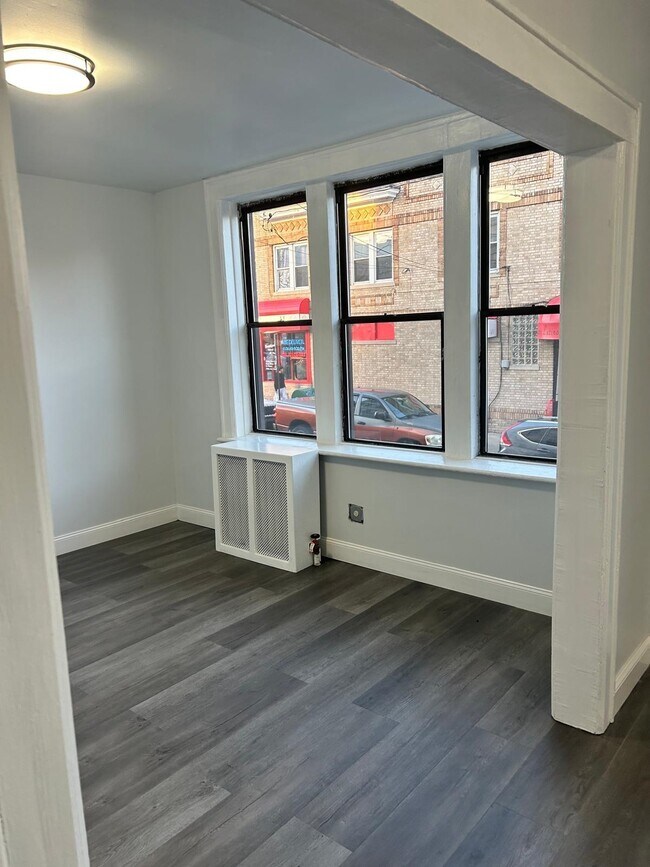 Building Photo - 61 65th St