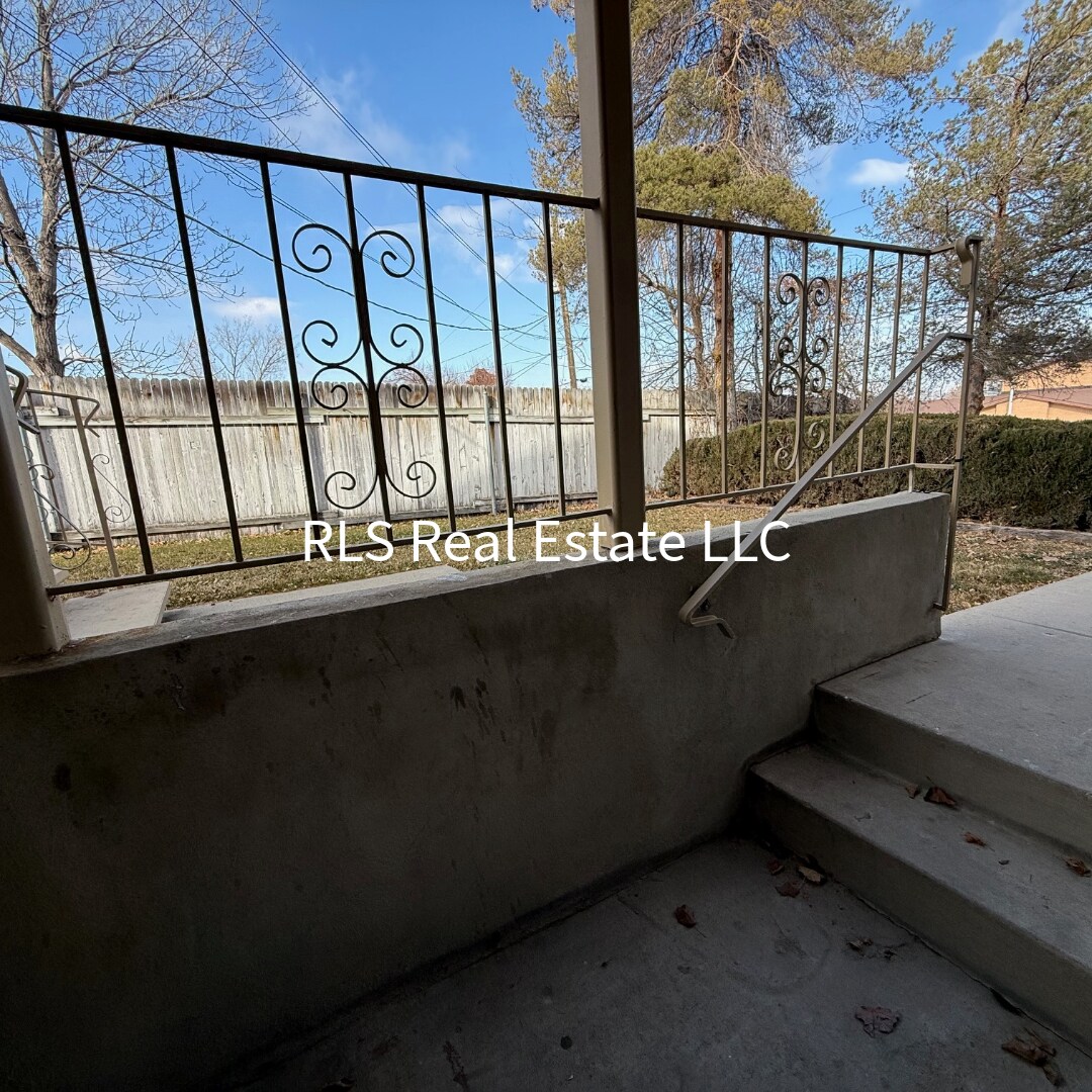 Building Photo - 8668 S 1500 E