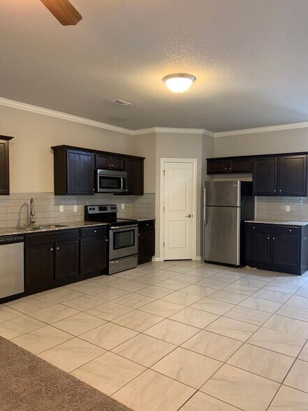 Building Photo - 2757 W Kilimanjaro Way