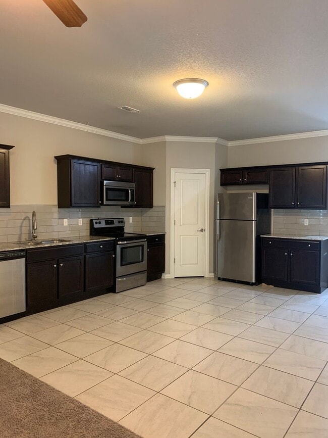 Building Photo - 2757 W Kilimanjaro Way