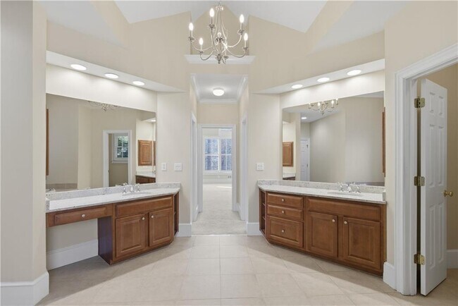 Building Photo - 179 Grandmar Chase