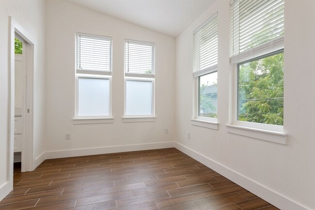 Building Photo - 4416 Rosedale Ave