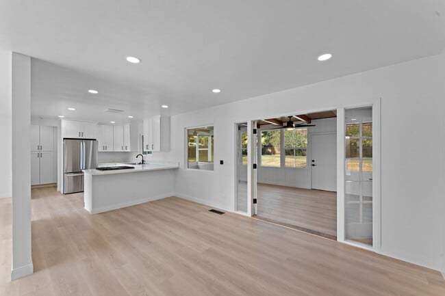 Building Photo - RV/trailer parking