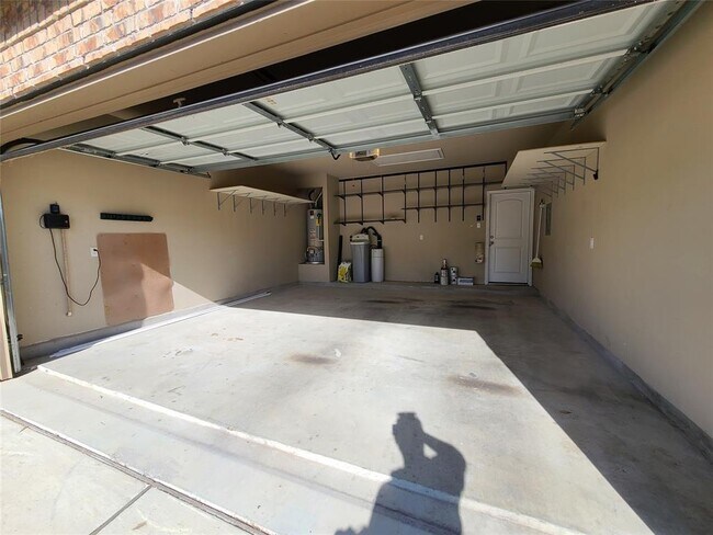 Building Photo - 826 Hot Spring Valley
