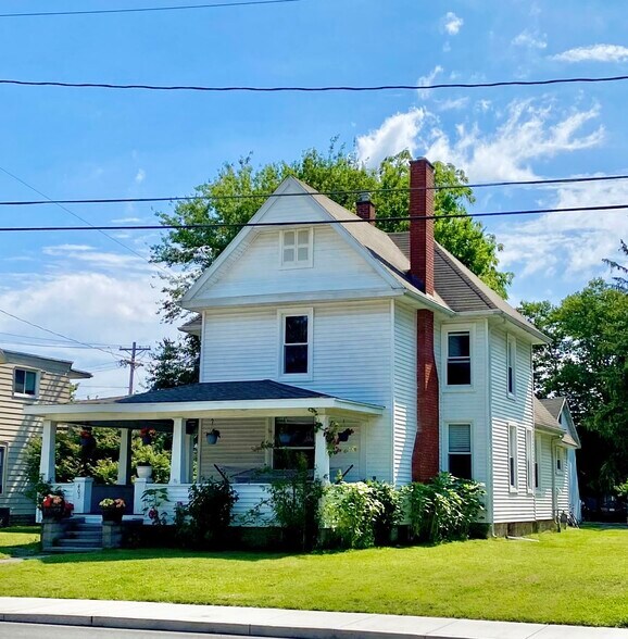 Building Photo - 403 S Main St