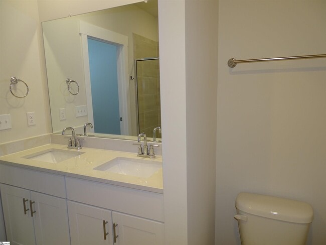 Building Photo - 146 Bromes Way
