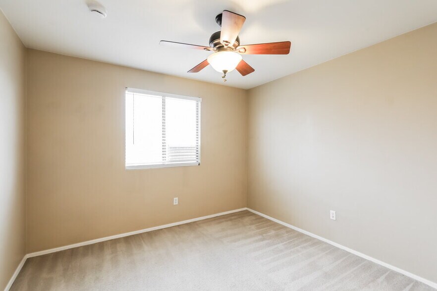 Building Photo - 12890 N Pocatella Dr