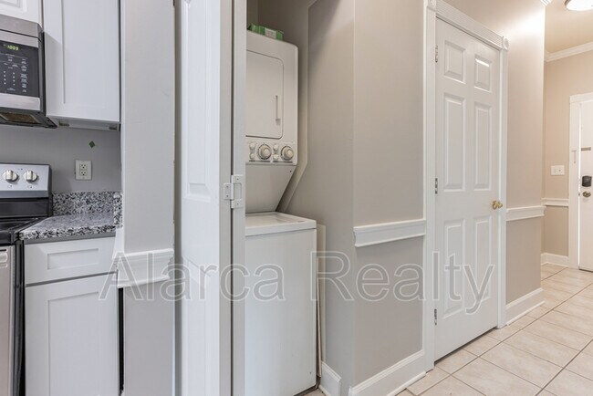 Building Photo - 8745 Coralbell Ln