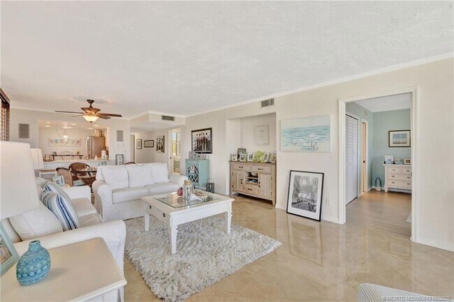 Building Photo - 10000 S Ocean Dr