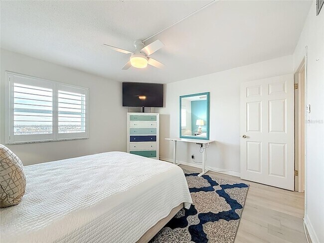 Building Photo - 400 64th Ave