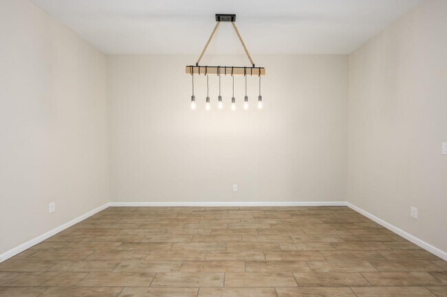 Building Photo - 17716 W Villa Hermosa Ln