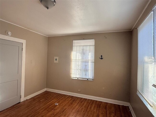 Building Photo - 2912 Ybor St