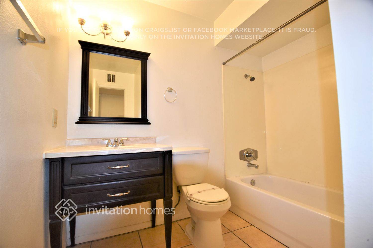 Building Photo - 3716 E Beverly Ln