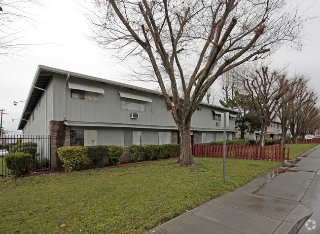 Building Photo - Rockingham Apartments