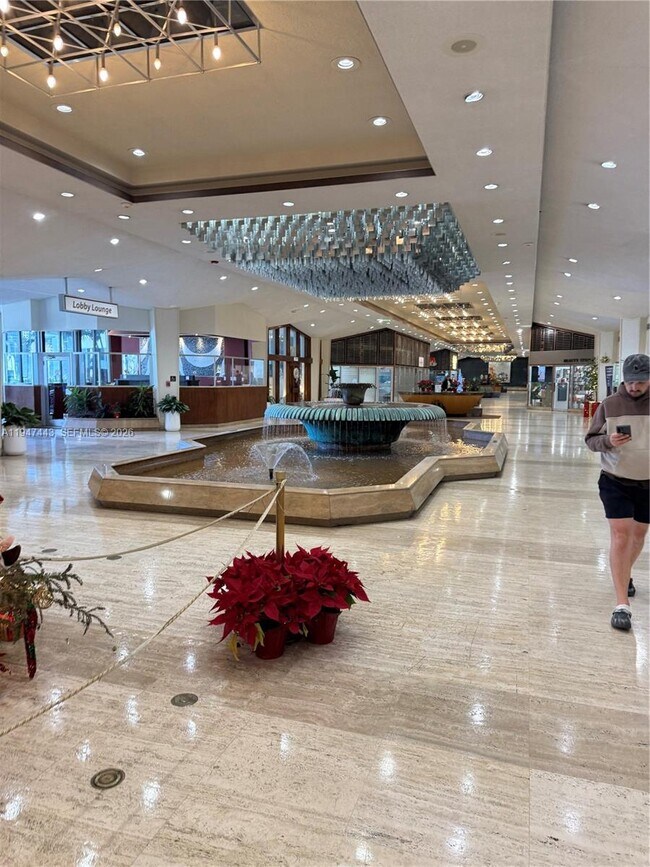 Building Photo - 825 Brickell Bay Dr