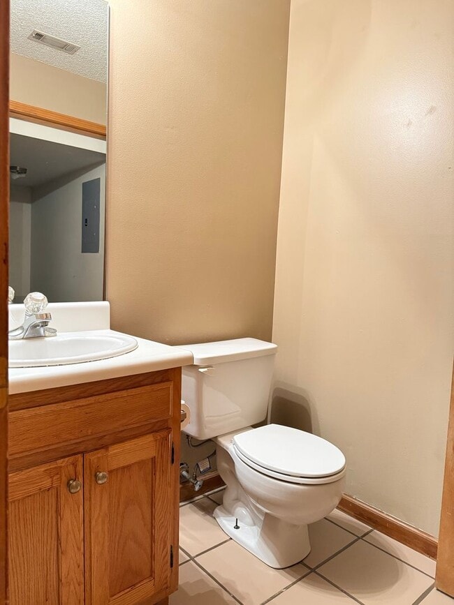 Building Photo - 20 Edgehill Cove