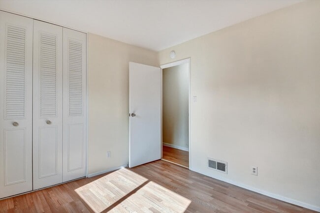 Building Photo - Spacious & Stylish Home in Pacifica’s Desirable Fairmont Neighborhood