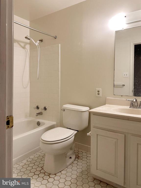 Building Photo - 7519 Heatherton Ln