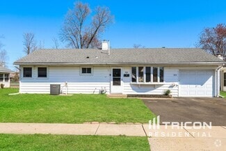 Building Photo - 504 Parkway Dr