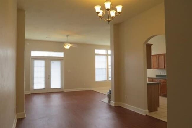 Building Photo - Charming Hampton Creek Home