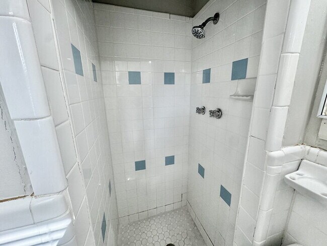 Building Photo - 1051 Mosby Rd