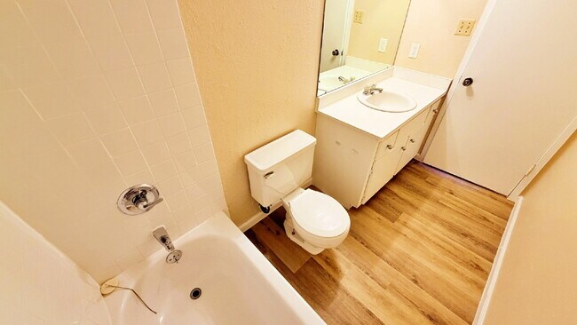 Building Photo - TOTALLY REFURBISHED 2 Bed 2 Bath Condo in Woodstream Falls. NEW Paint NEW Carpet & Flooring. Spac...