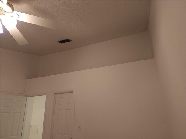 Building Photo - 2877 Belmont Ln