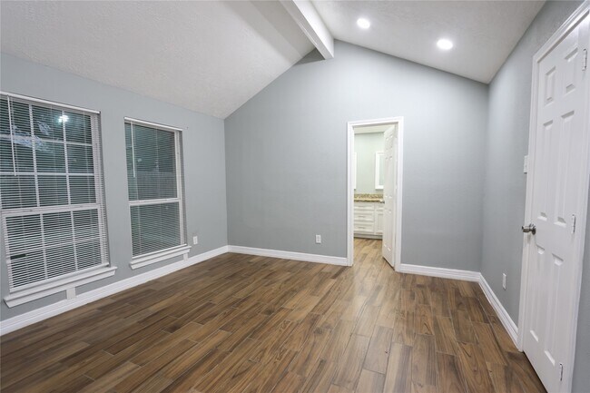 Building Photo - 16307 Hidden Gate Ct