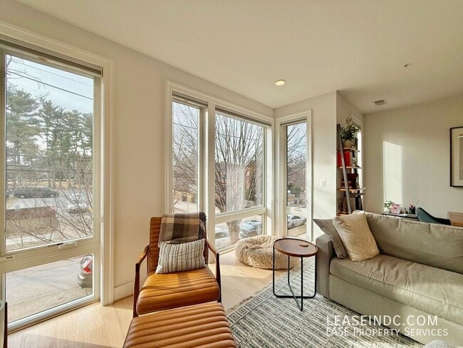 Building Photo - 4335 Harrison St NW