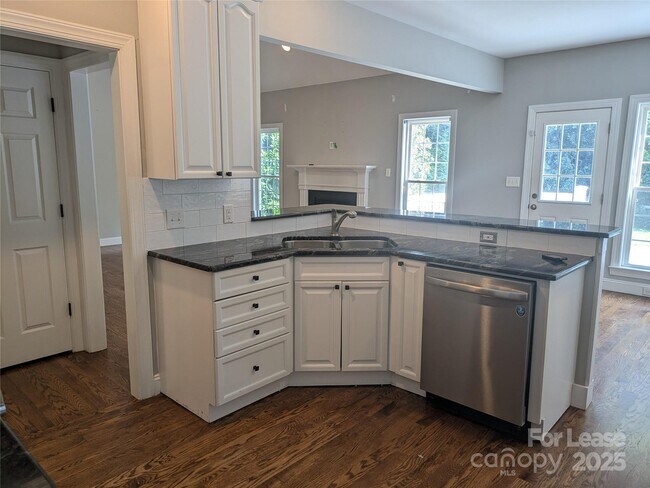 Building Photo - 175 Turnberry Ln