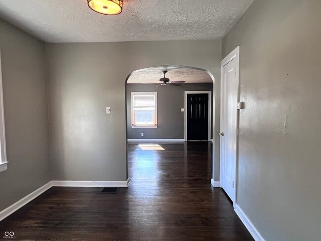 Building Photo - 1524 E 46th St