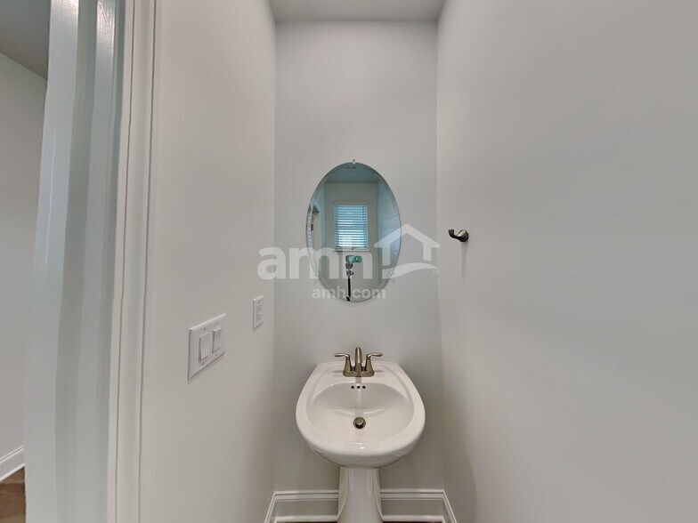 Building Photo - 1059 Highland Walk