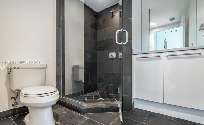 Building Photo - 900 Biscayne Blvd