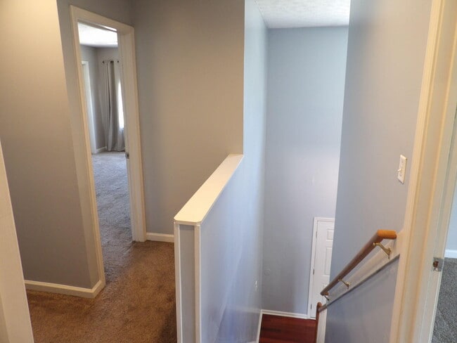 Building Photo - 123 Serena Way