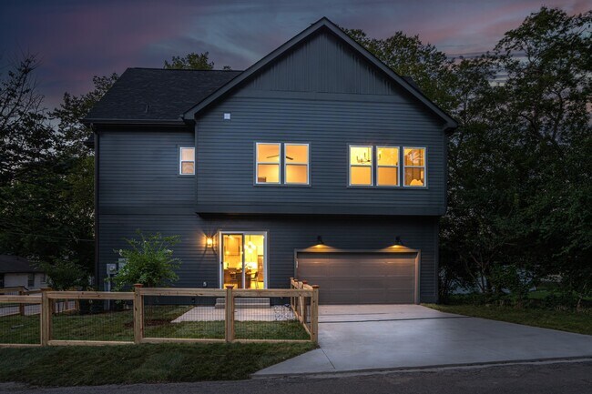 Building Photo - 2430 Little Ave