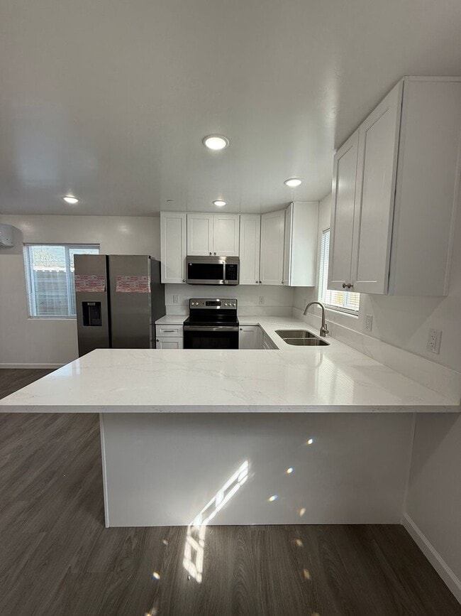 Building Photo - NE Newer Single Story Detached ADU on Cul-De-Sac Near Marian Hospital - All Basic Utilities Included